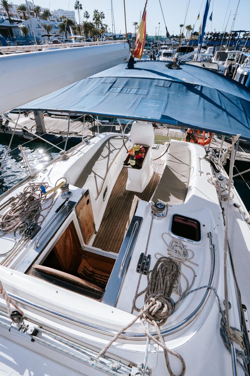 Bavaria 38, Bavaria · 38 — 8