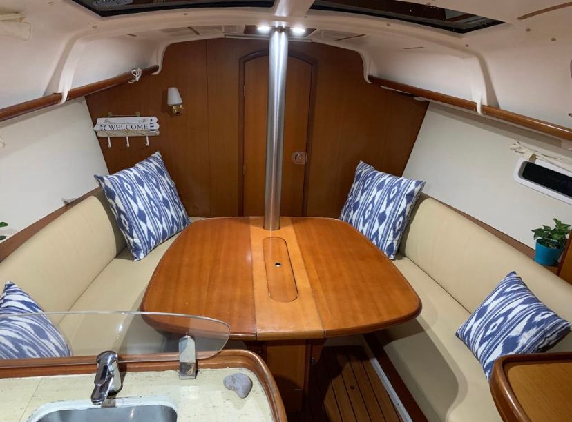 Beneteau Oceanis 323, Beneteau · Oceanis 323 — 11