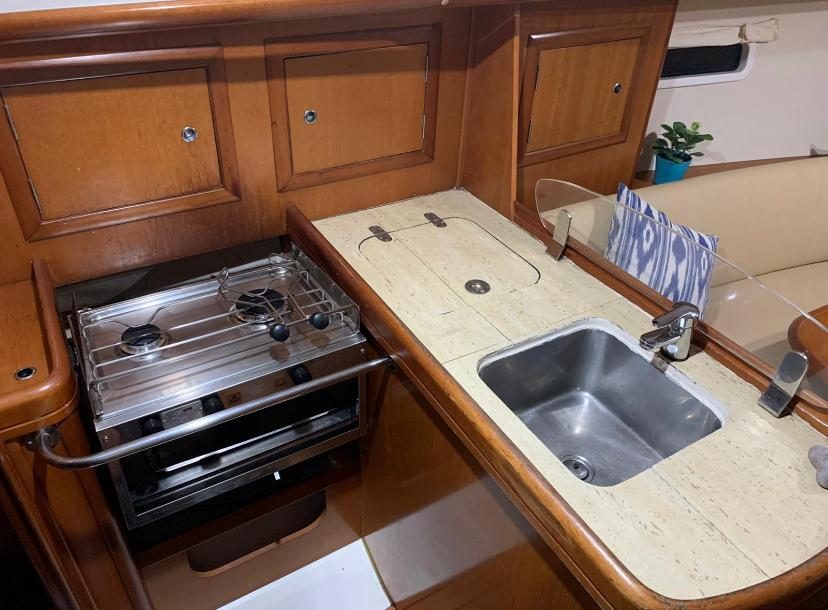 Beneteau Oceanis 323, Beneteau · Oceanis 323 — 2