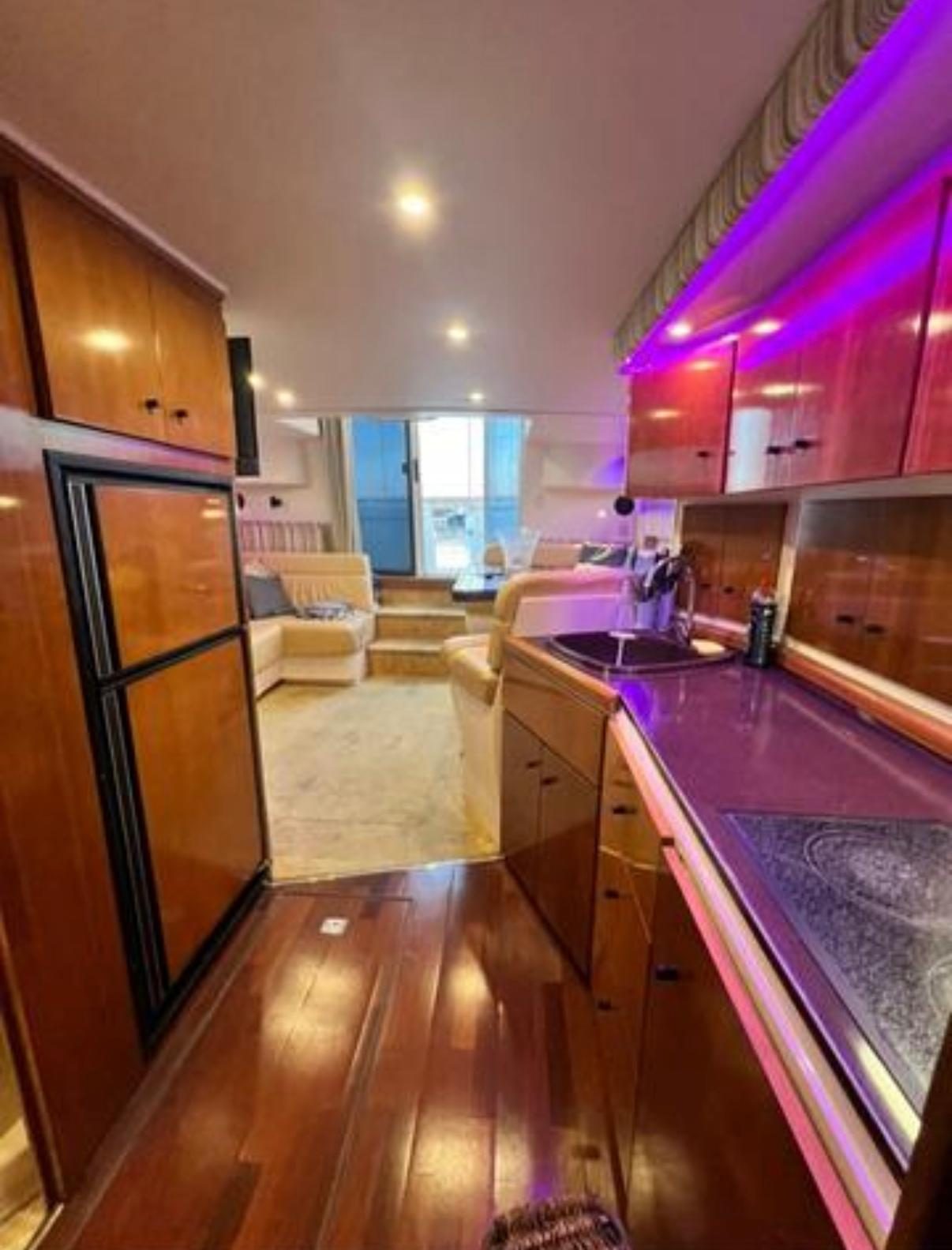 Carver Mariner 350 · SURIAN, Carver · Mariner 350 — 8