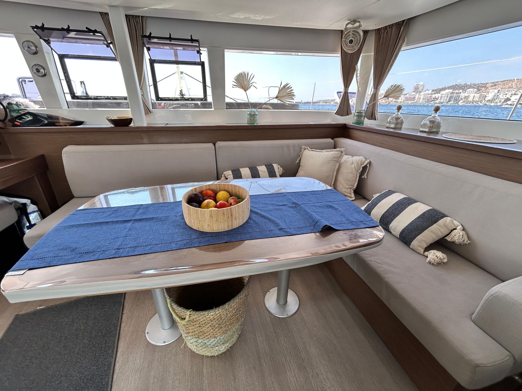 Lagoon 450F - CARMELA, Lagoon · 450F — 11