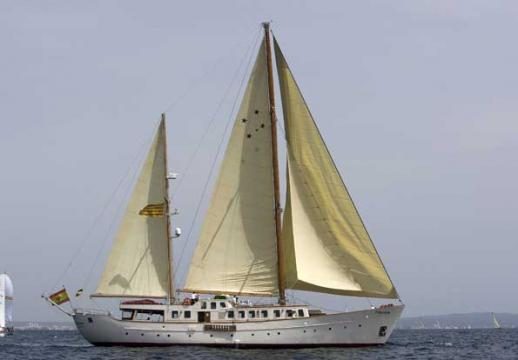 Motovelero SOUTHERN CROSS · yate clásico de 32 m, Yarrow & Co. · Queche auxiliar de acero