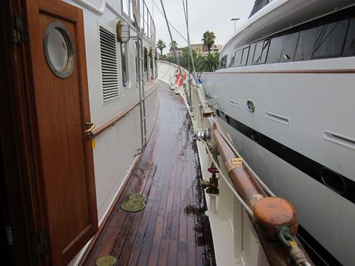 Motovelero SOUTHERN CROSS · yate clásico de 32 m, Yarrow & Co. · Queche auxiliar de acero — 13
