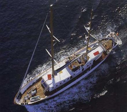 Motovelero SOUTHERN CROSS · yate clásico de 32 m, Yarrow & Co. · Queche auxiliar de acero — 3