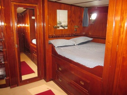 Motovelero SOUTHERN CROSS · yate clásico de 32 m, Yarrow & Co. · Queche auxiliar de acero — 32