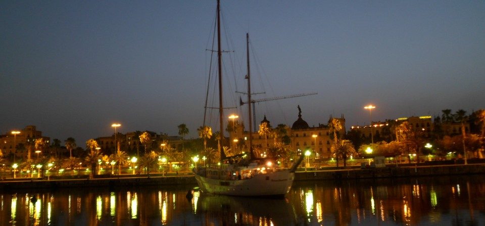 Motovelero SOUTHERN CROSS · yate clásico de 32 m, Yarrow & Co. · Queche auxiliar de acero — 4
