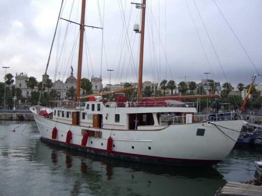 Motovelero SOUTHERN CROSS · yate clásico de 32 m, Yarrow & Co. · Queche auxiliar de acero — 6