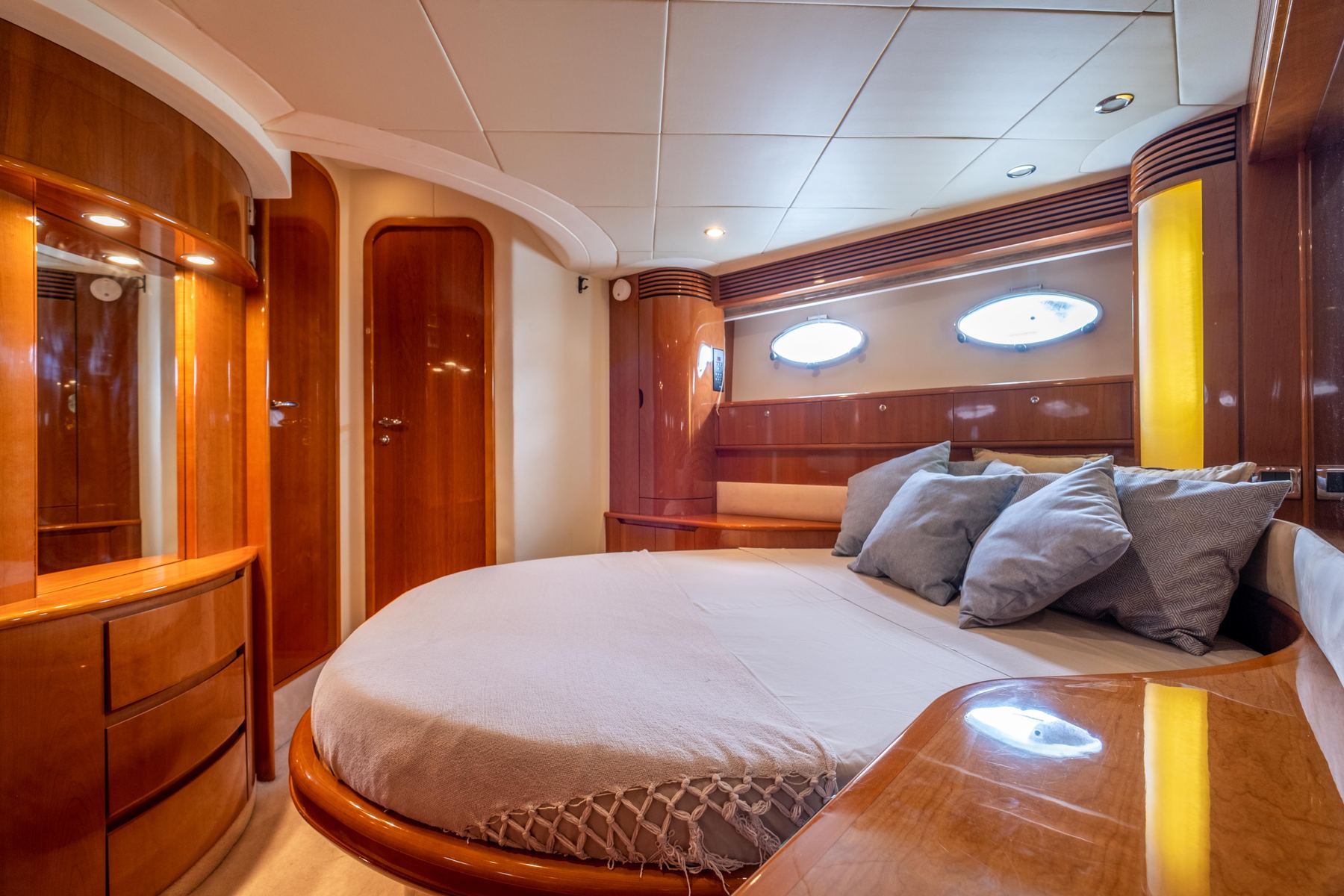 Princess V65 - JULIET, Princess · V65 — 30