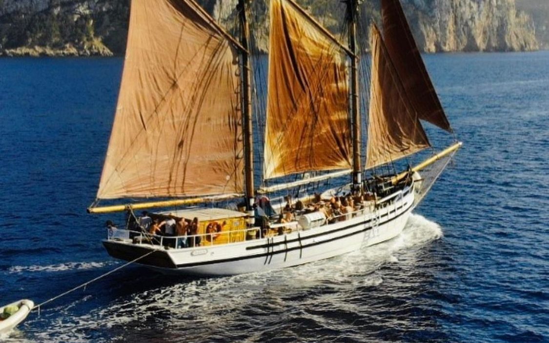 Saga, Goleta clásica · Classic Schooner