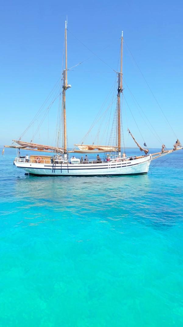 Saga, Goleta clásica · Classic Schooner — 13
