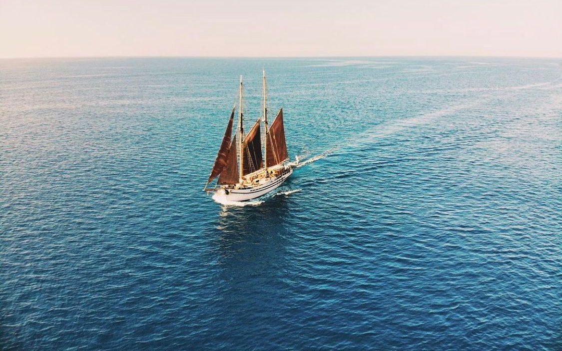 Saga, Goleta clásica · Classic Schooner — 22