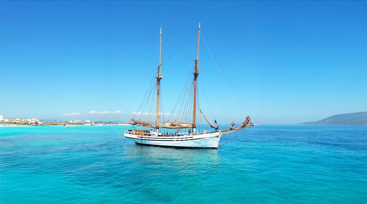 Saga, Goleta clásica · Classic Schooner — 23