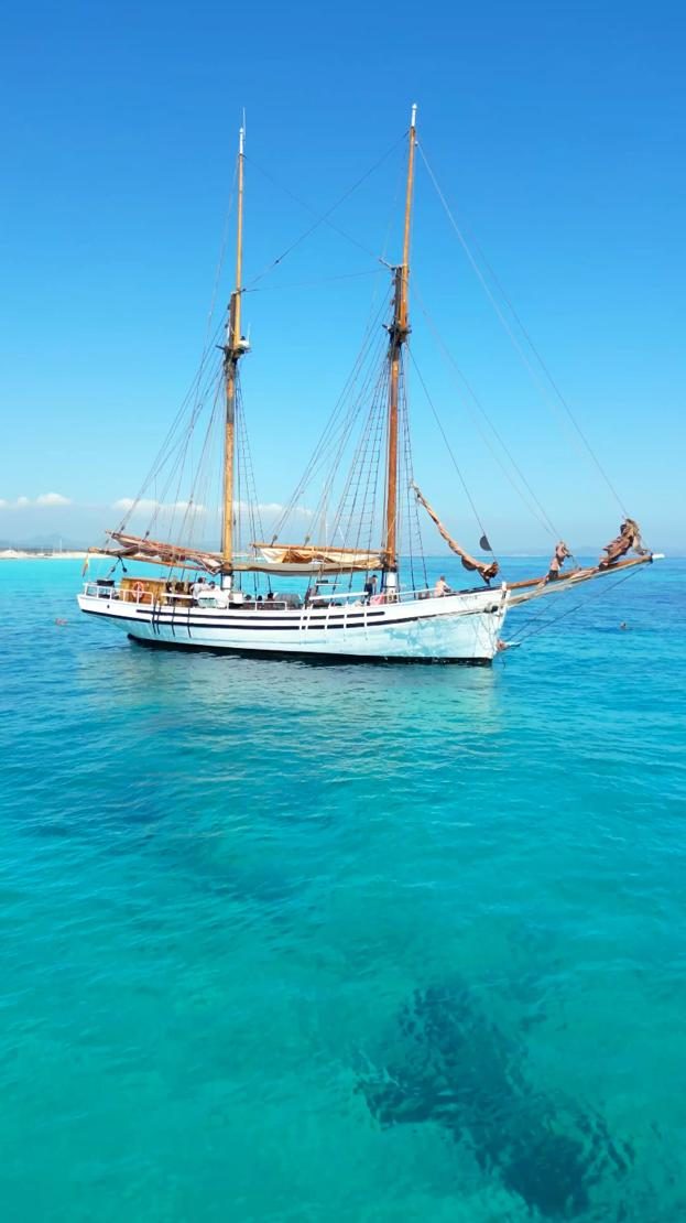 Saga, Goleta clásica · Classic Schooner — 28