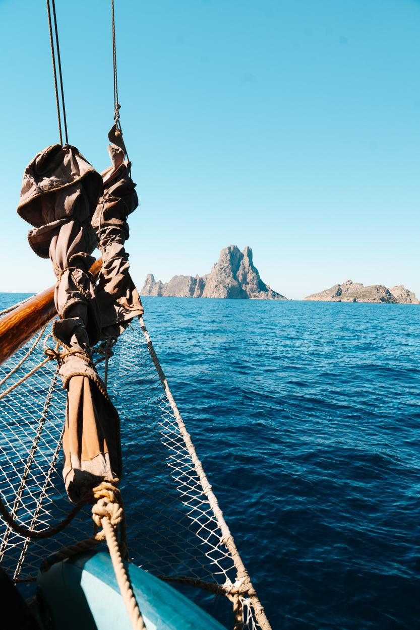 Saga, Goleta clásica · Classic Schooner — 35