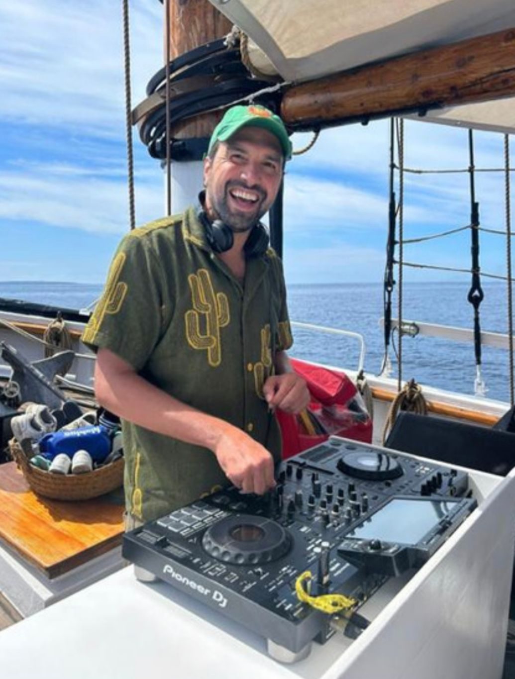 Saga, Goleta clásica · Classic Schooner — 37