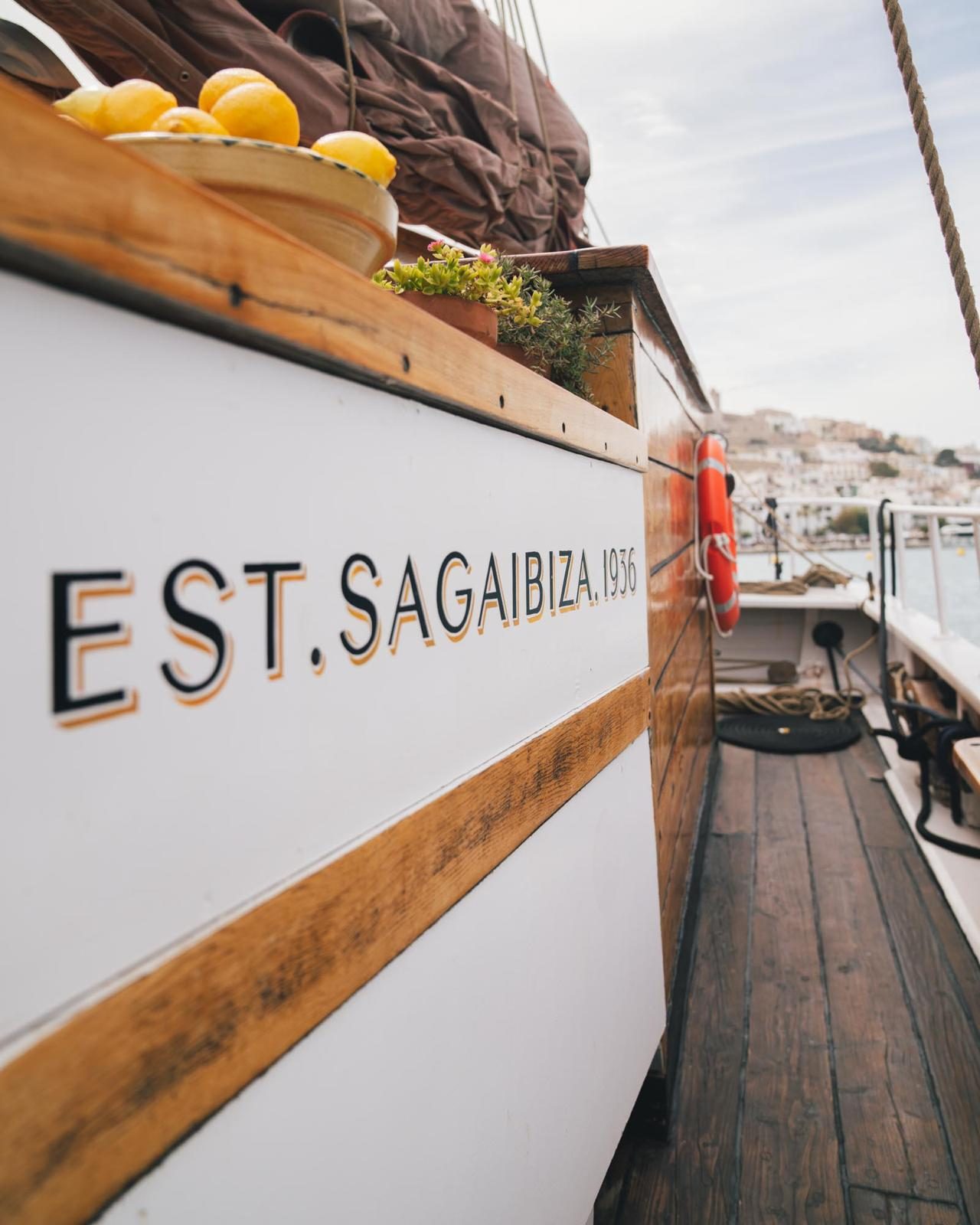 Saga, Goleta clásica · Classic Schooner — 39