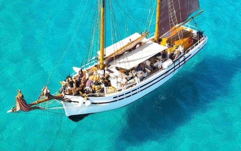 Saga, Goleta clásica · Classic Schooner — 4