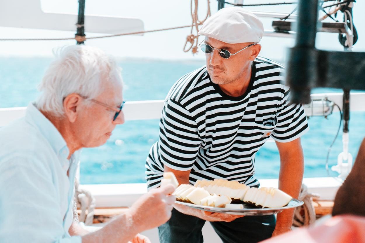 Saga, Goleta clásica · Classic Schooner — 48