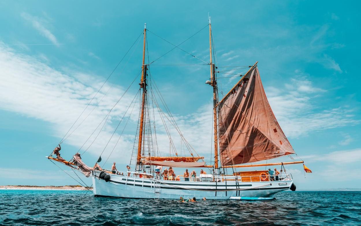 Saga, Goleta clásica · Classic Schooner — 5