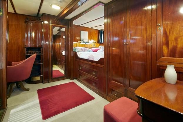 Southern Cross, Yarrow & Co. · Ketch 33 m — 17