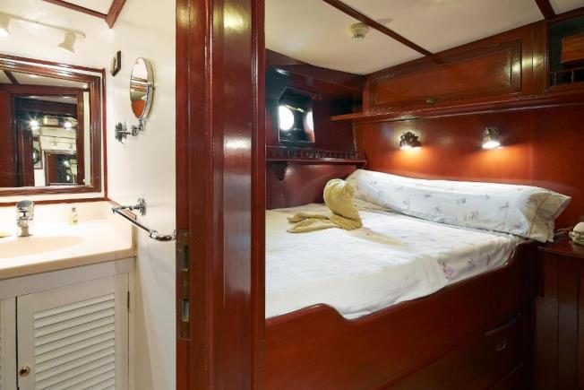 Southern Cross, Yarrow & Co. · Ketch 33 m — 18