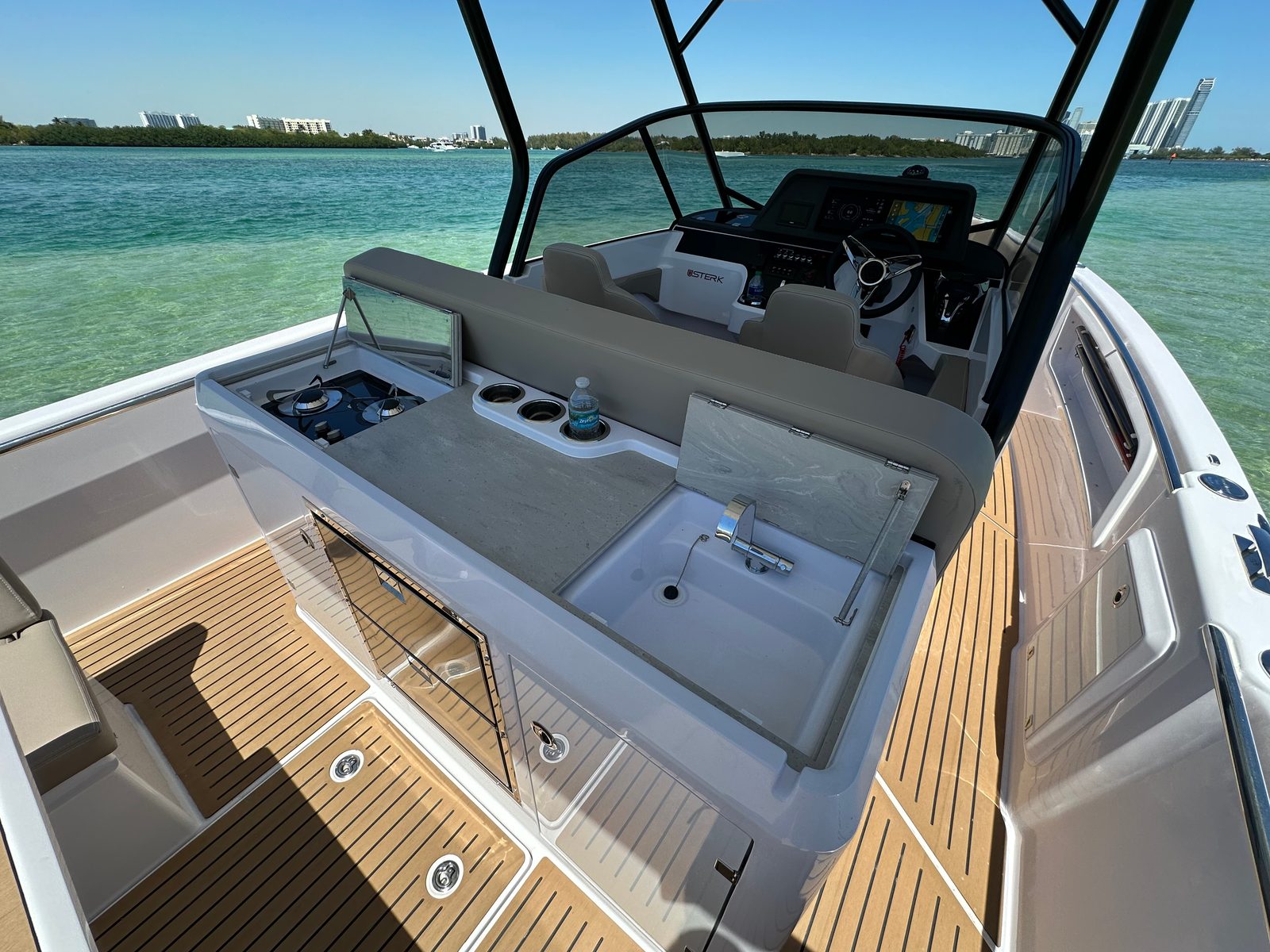 Sterk 31 Just Chill, Sterk 31 WB · Sterk 31 Just — 16