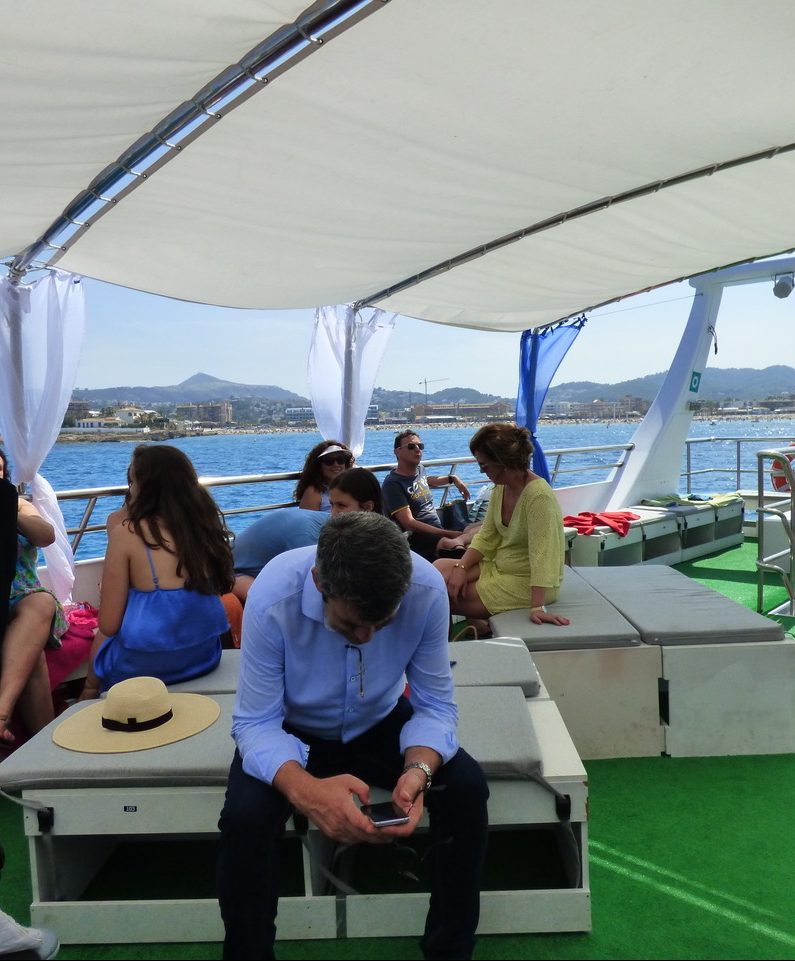 Trimarán de pasaje Bazán 27 m · ESTRELLA FUGAZ, Bazán · Trimarán de pasaje 27 m — 6
