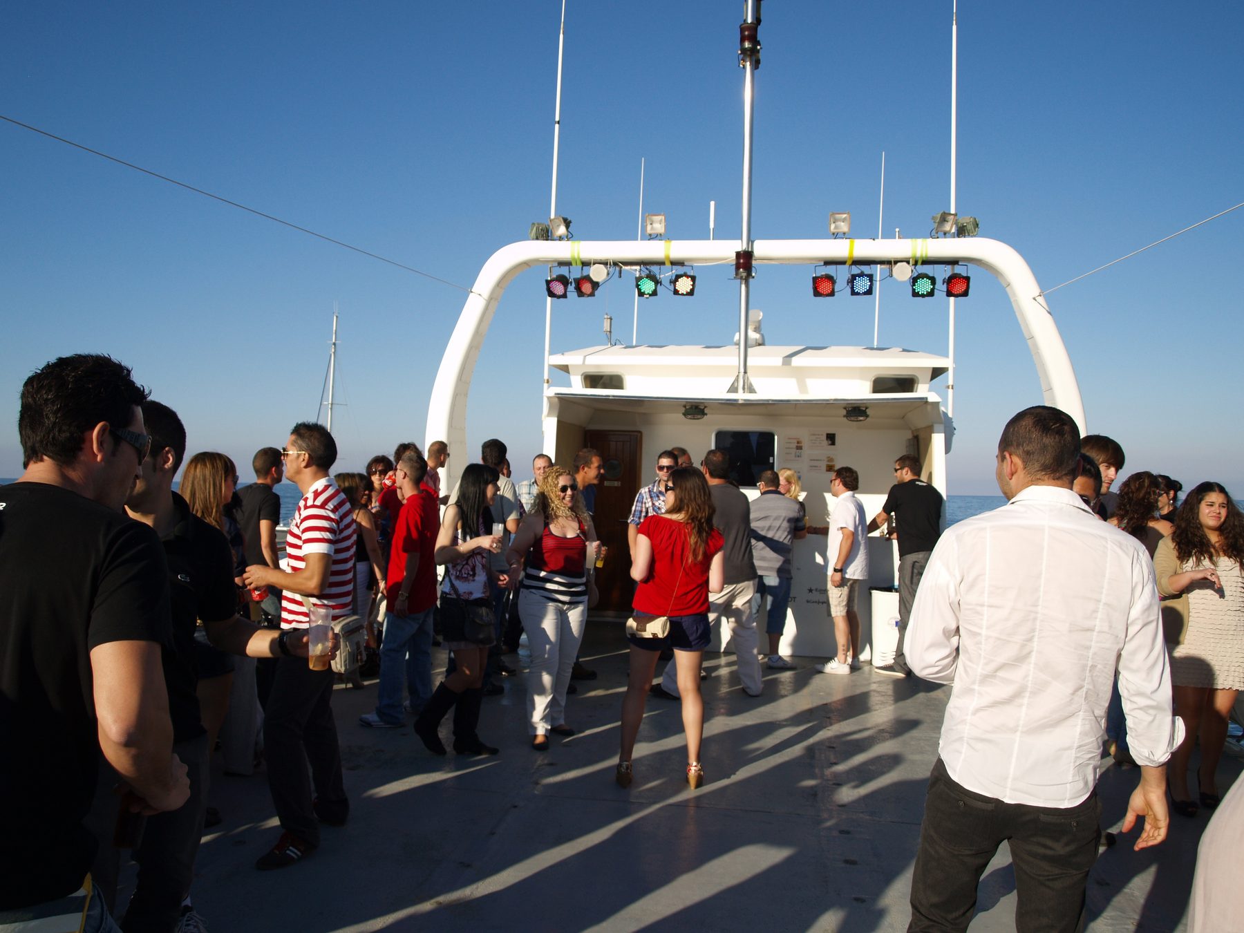 Trimarán de pasaje Bazán 27 m · ESTRELLA FUGAZ, Bazán · Trimarán de pasaje 27 m — 7